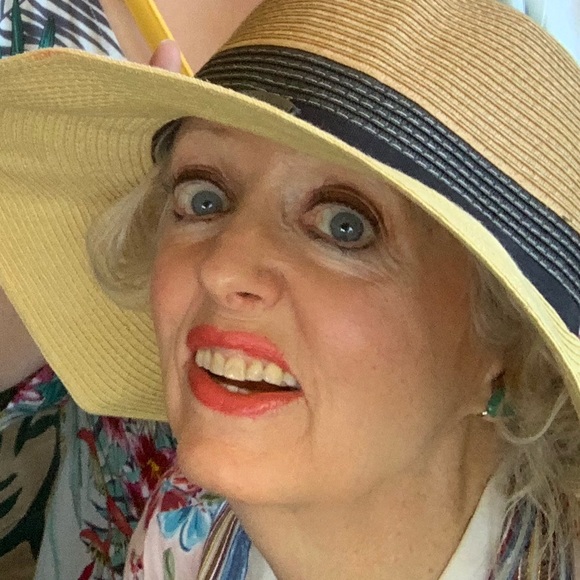 Meet your Posher, Karen rae - Picture 1 of 1